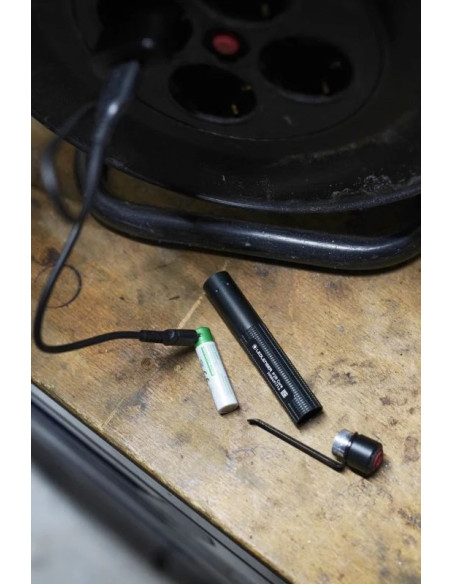 LEDLENSER - P2R CORE - Flashlight - rechargeable - 120 lumen - IP54 - focus - Sécurité