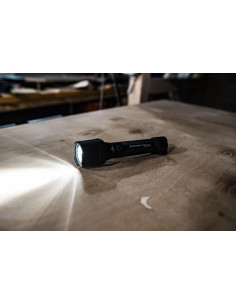 LEDLENSER - P7R WORK UV - 1200 lumen - IP68 - natural light - UV light - Sécurité 2