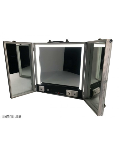 Makeup Mirror - Daylight and Artificial Light - LED Triptych - Location Régie