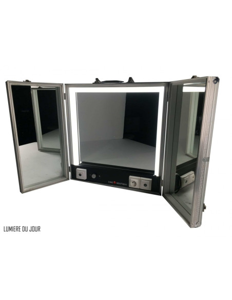 Makeup Mirror - Daylight and Artificial Light - LED Triptych - Location Régie