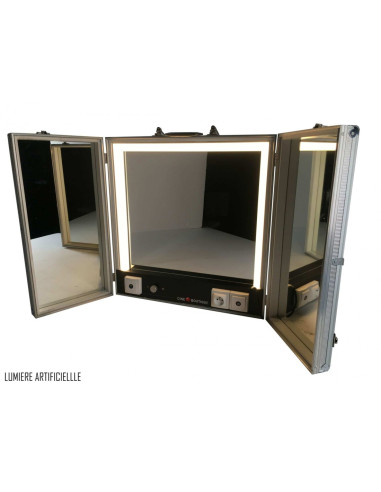 Makeup Mirror - Daylight and Artificial Light - LED Triptych - Location Régie