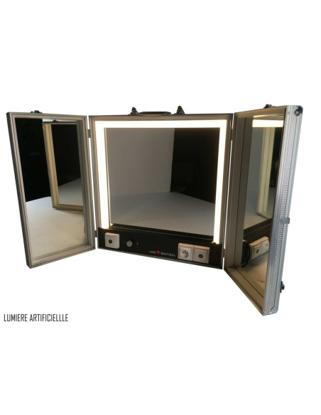 Makeup Mirror - Daylight and Artificial Light - LED Triptych - Location Régie
